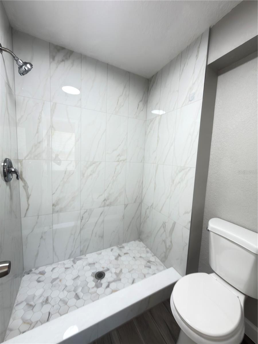 8443 N Grady Ave Property Photo 18