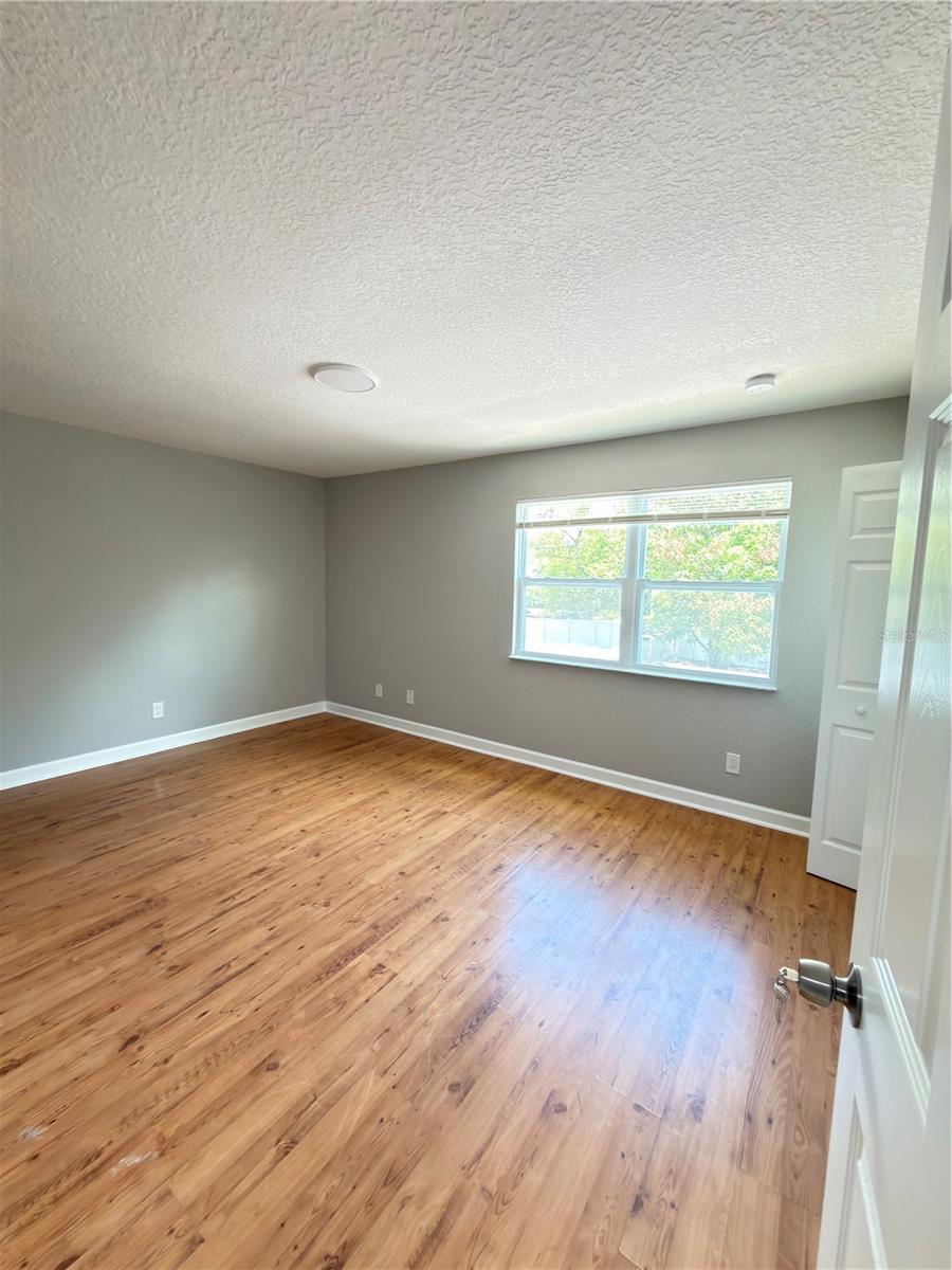 8443 N Grady Ave Property Photo 24
