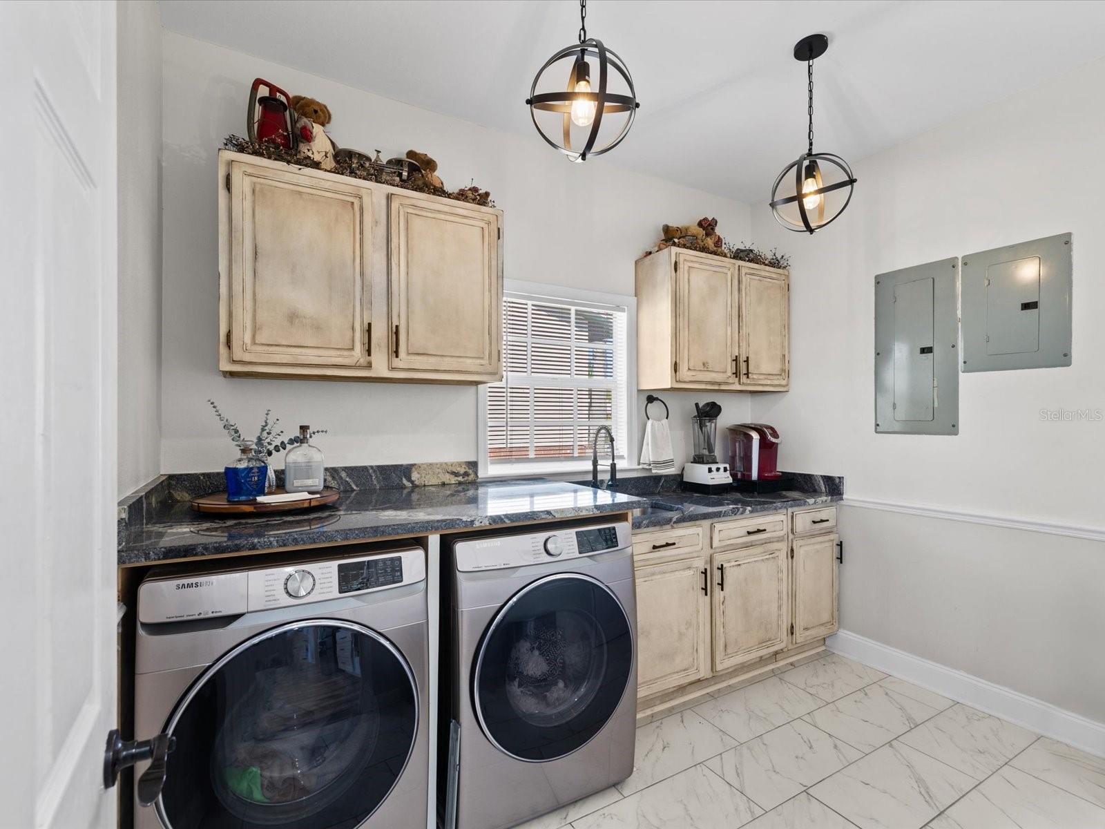 1414 Deirdre Dr Property Photo 19