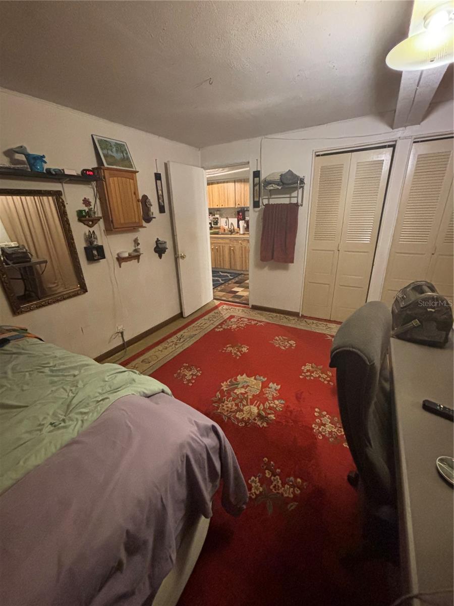 1811 Beachway Ln Property Photo 2
