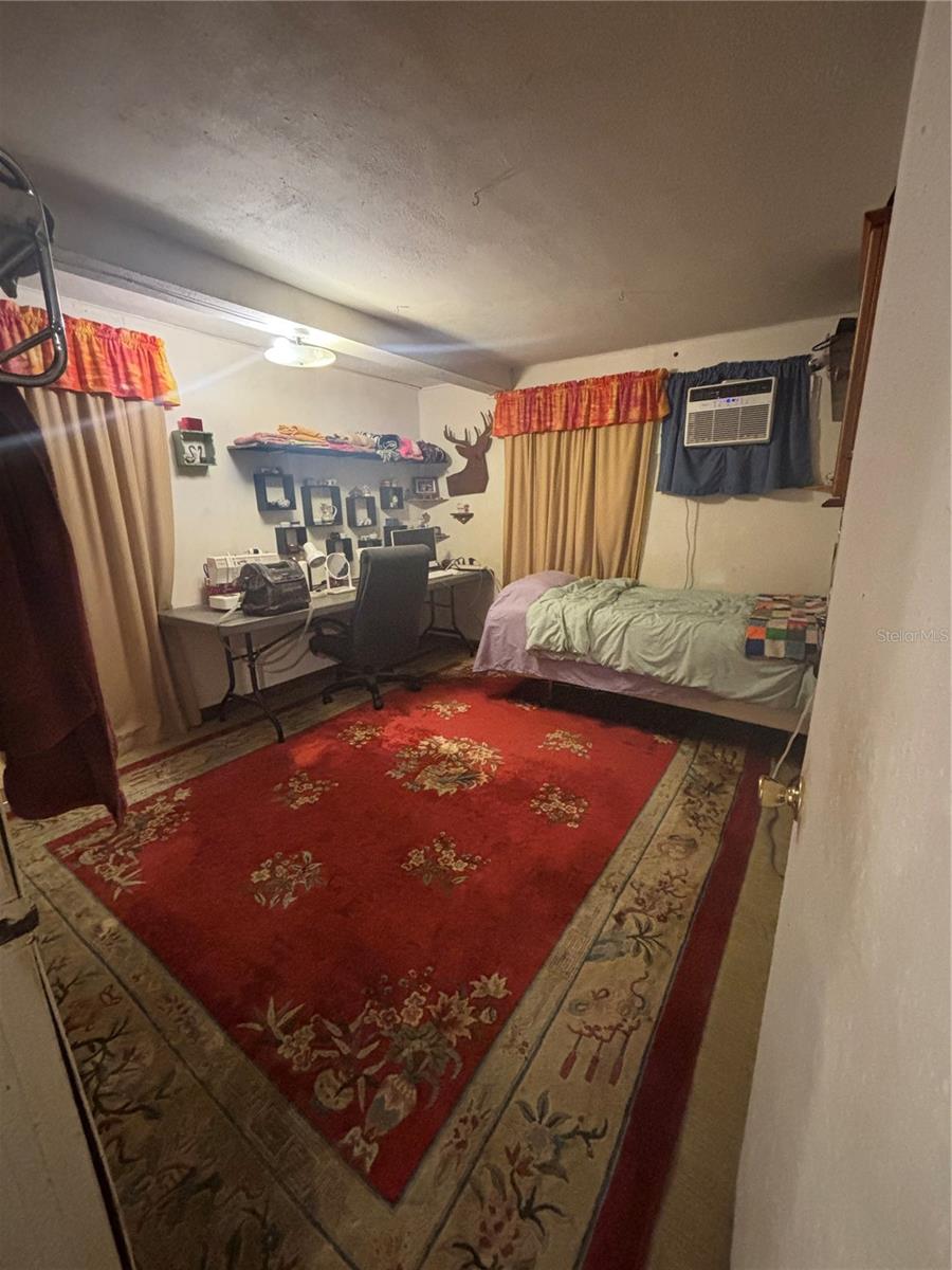 1811 Beachway Ln Property Photo 3