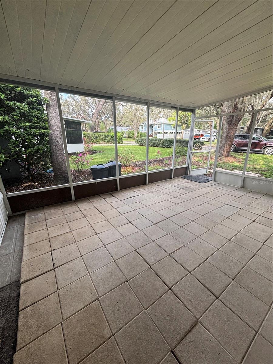 1811 Beachway Ln Property Photo 6