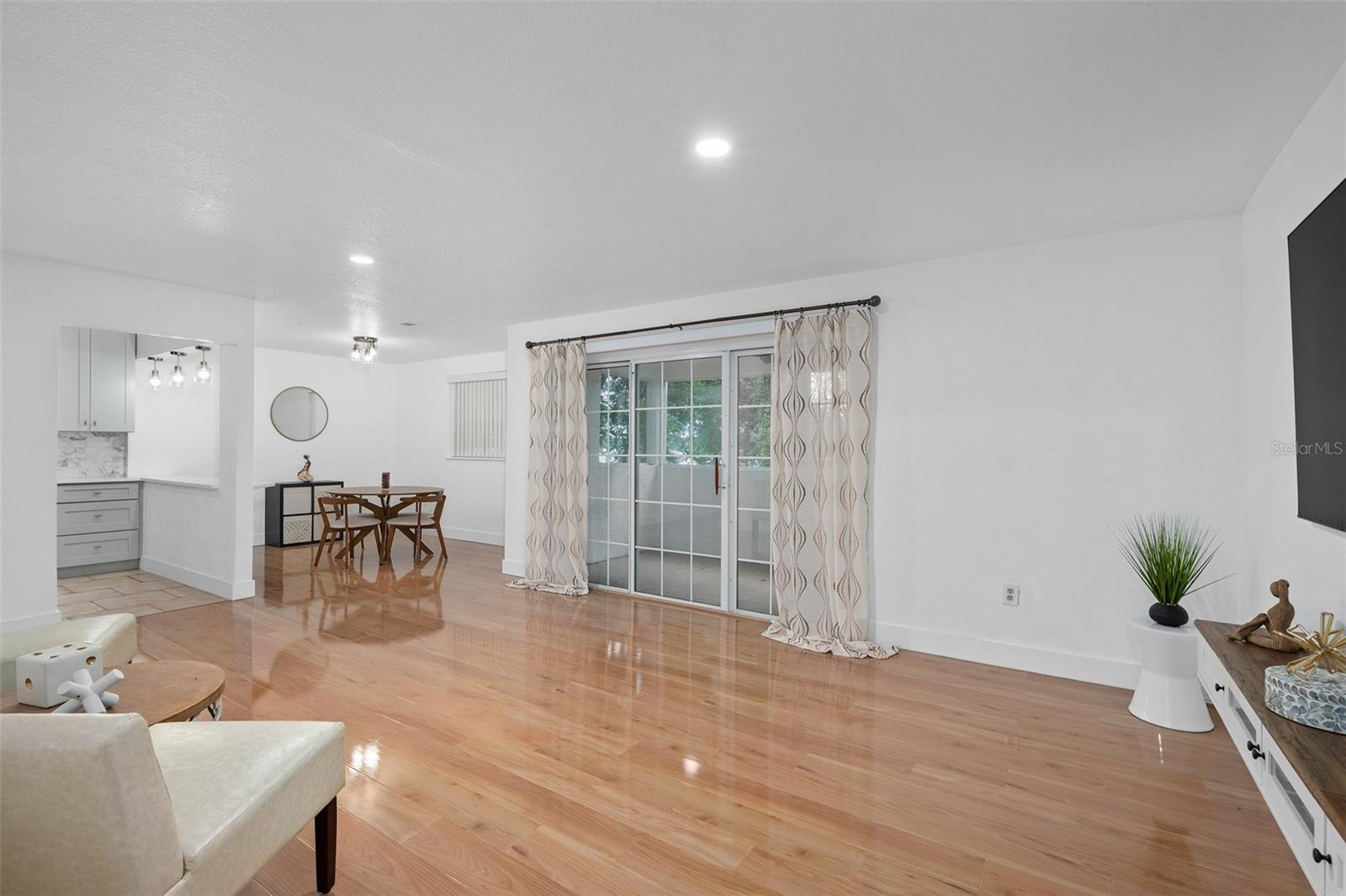 4190 Versailles Dr #4190d Property Photo 6