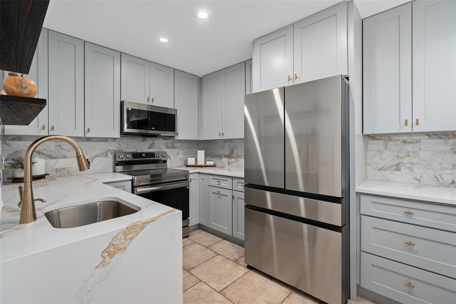 4190 Versailles Dr #4190d Property Photo 14