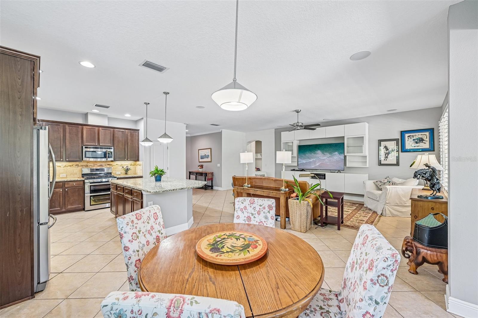 6651 Current Dr Property Photo 10