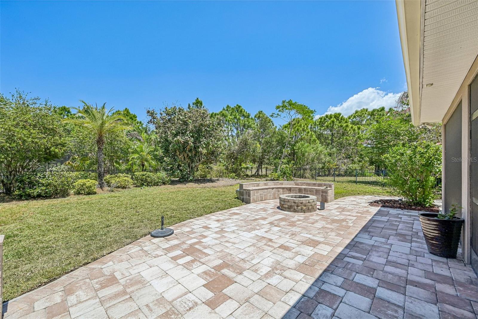 6651 Current Dr Property Photo 26
