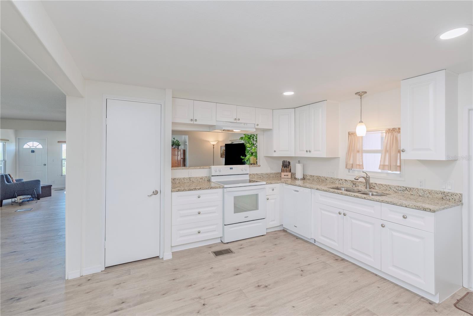 4851 W Gandy Blvd #23c Property Photo 4