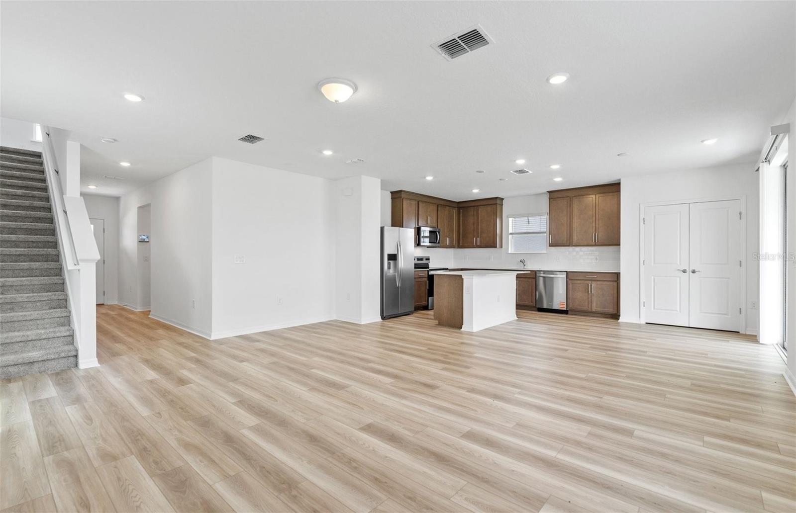 1452 Hamilton Way Property Photo 6