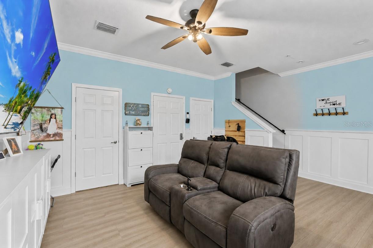 7240 102nd Ln Property Photo 2