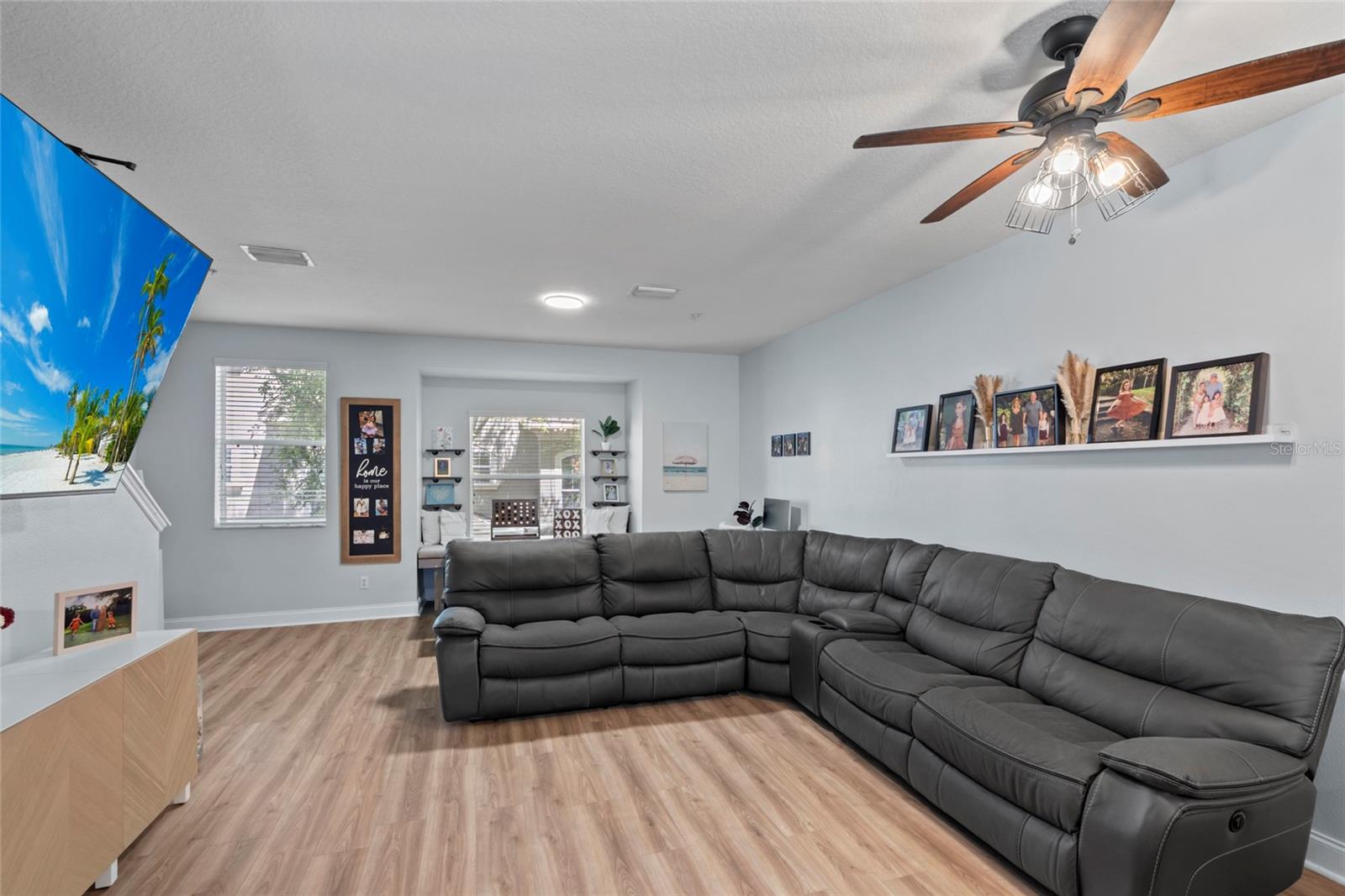 7240 102nd Ln Property Photo 9
