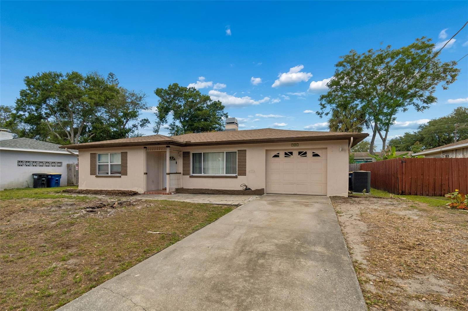 704 Brookside Dr Property Photo 1