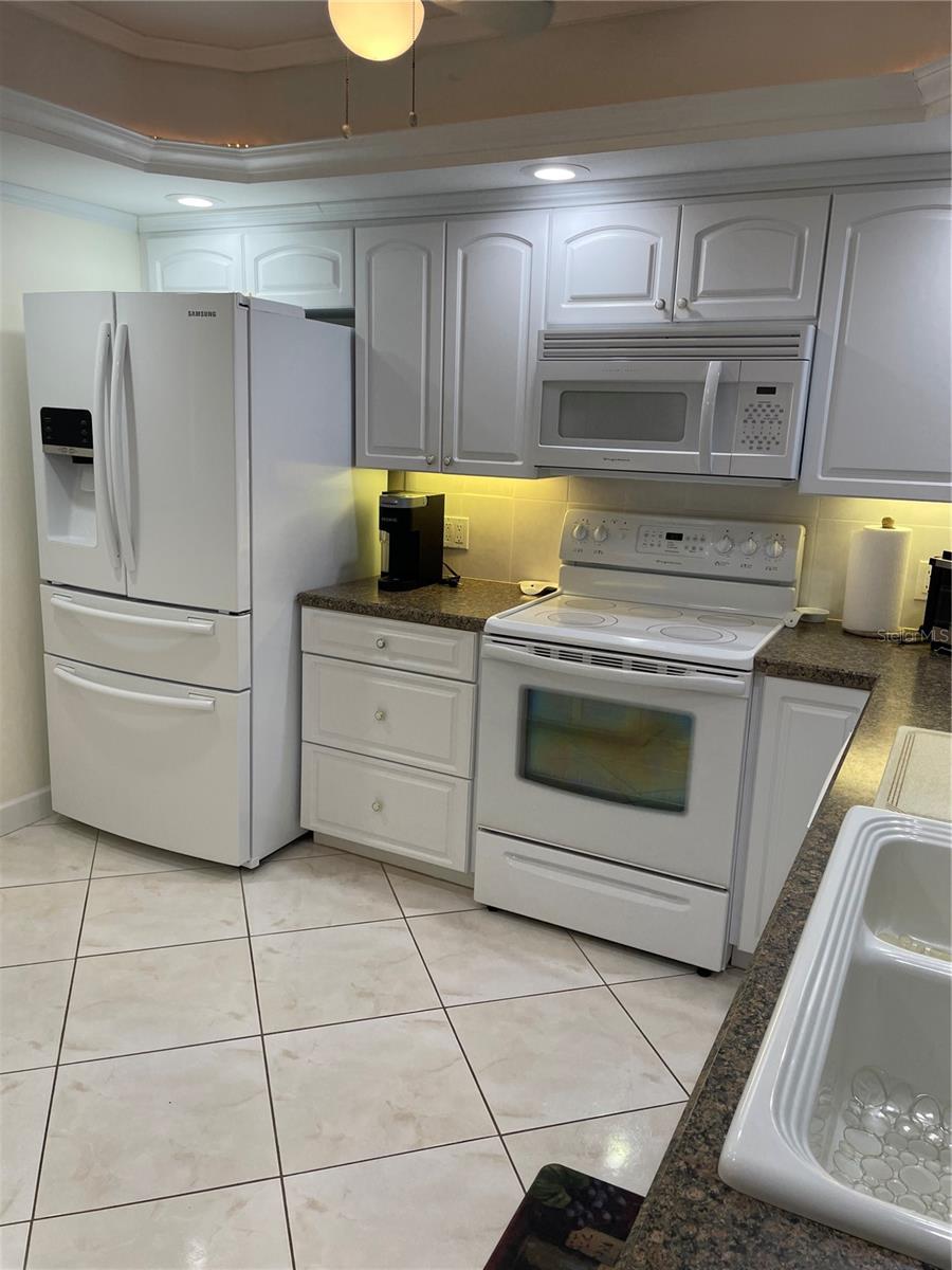 895 S Gulfview Blvd #303 Property Photo 4