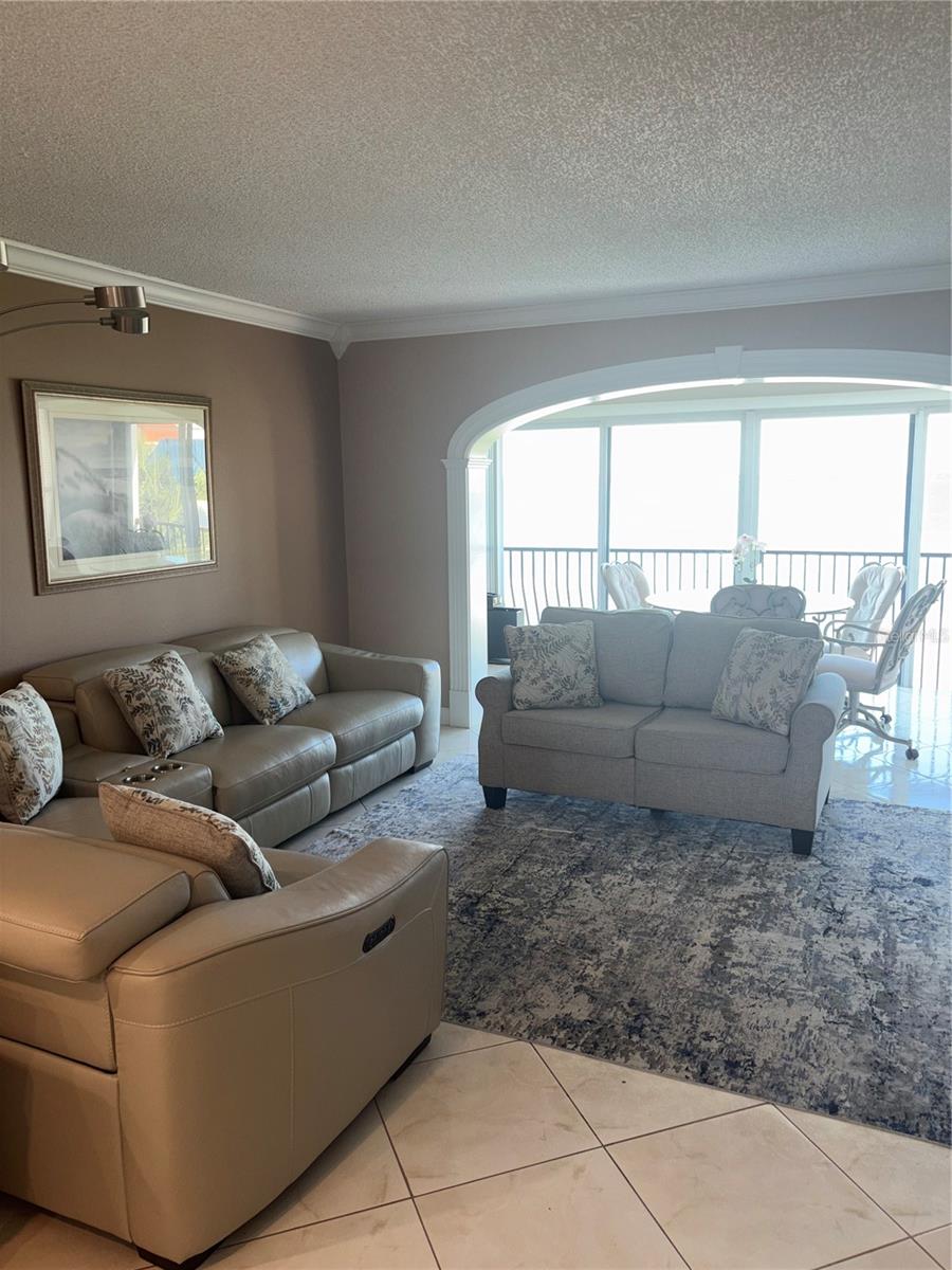 895 S Gulfview Blvd #303 Property Photo 12