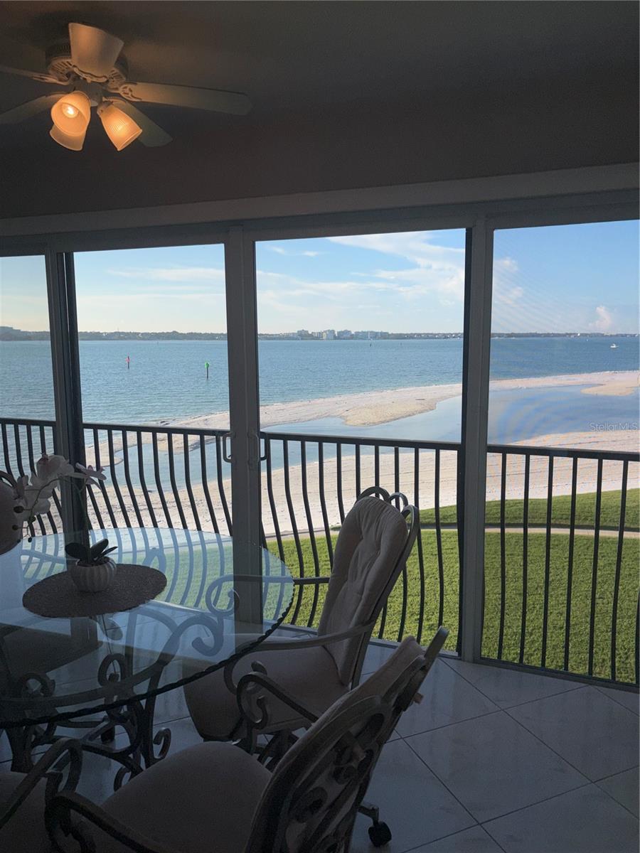 895 S Gulfview Blvd #303 Property Photo 17