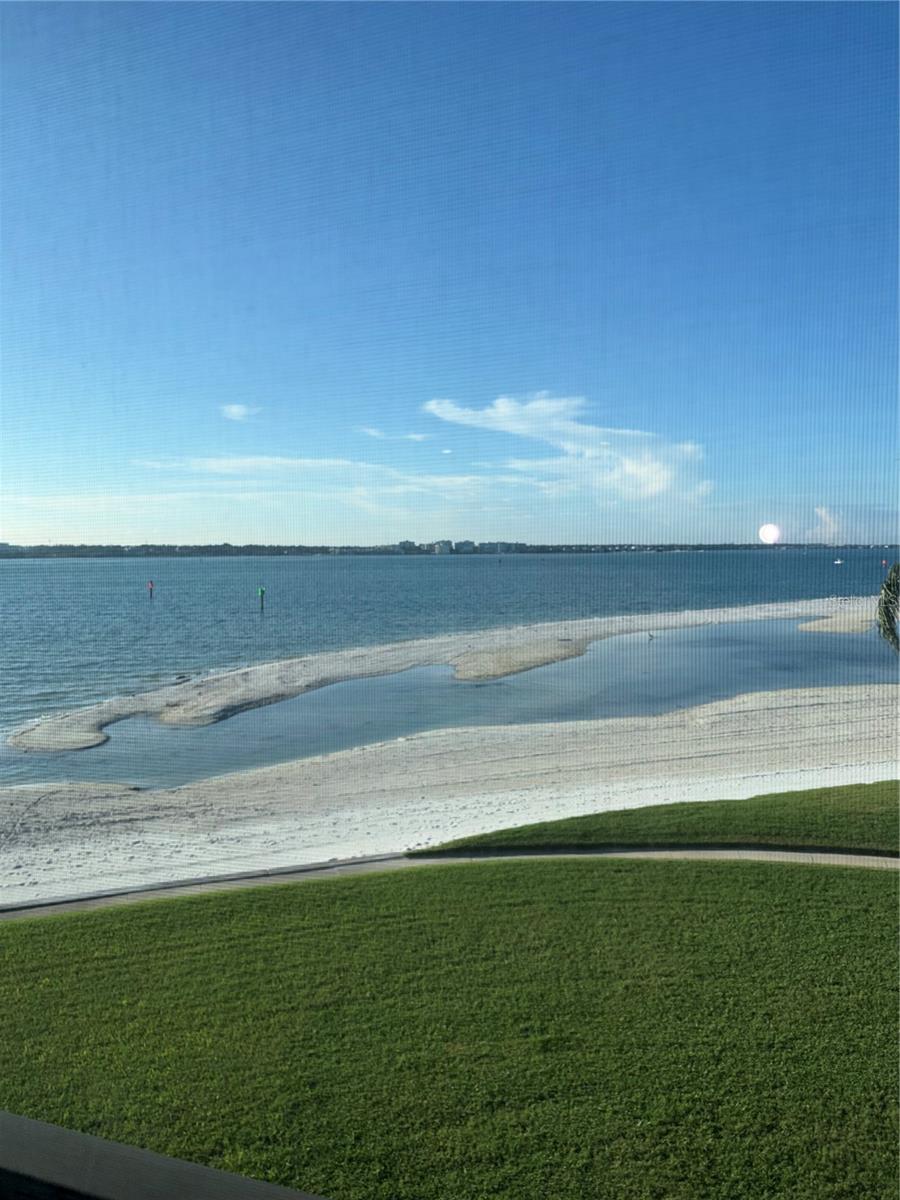 895 S Gulfview Blvd #303 Property Photo 25