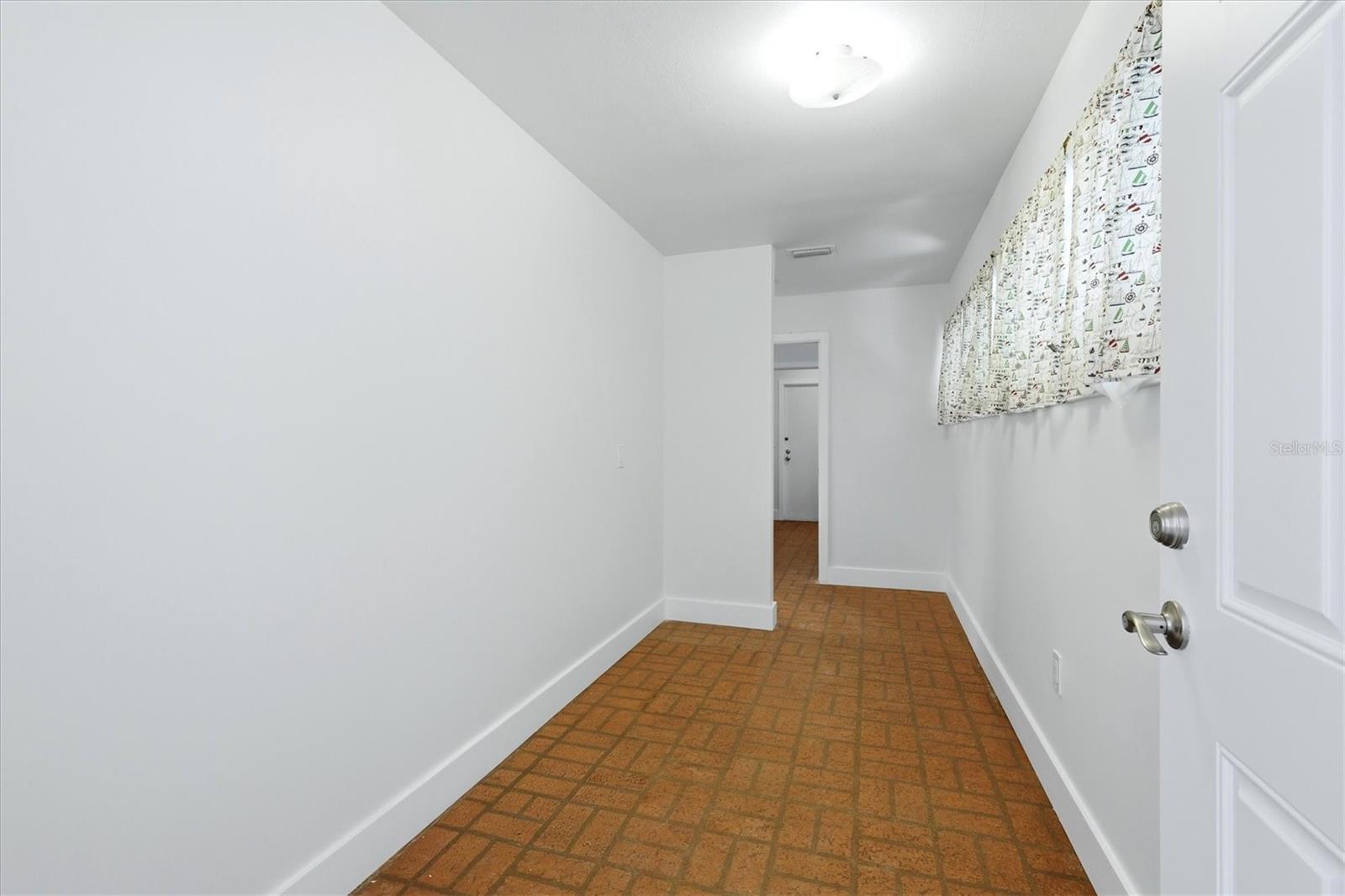 616 Lyons Ln Property Photo 26