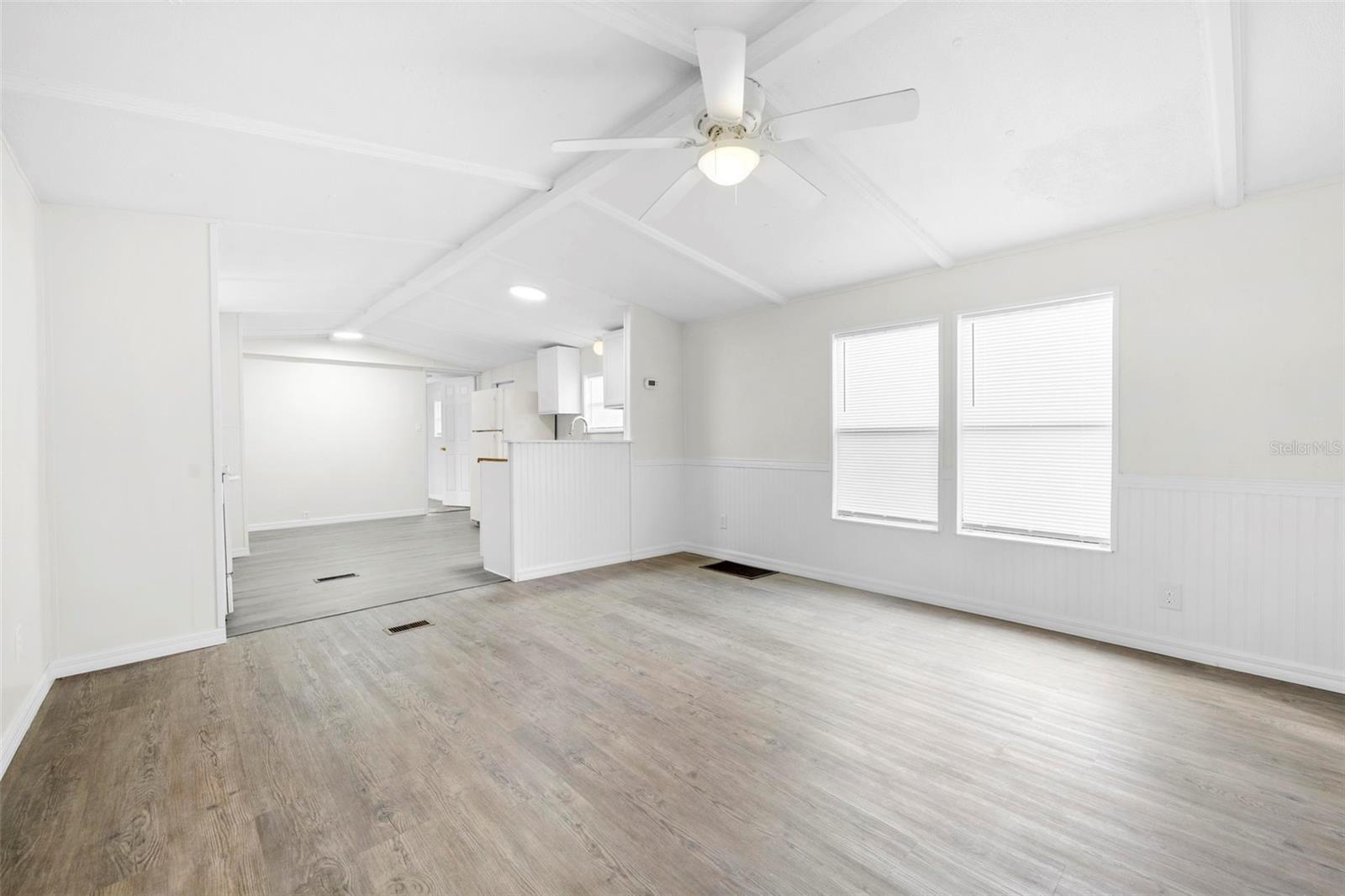 TB8490427 Property Photo 5