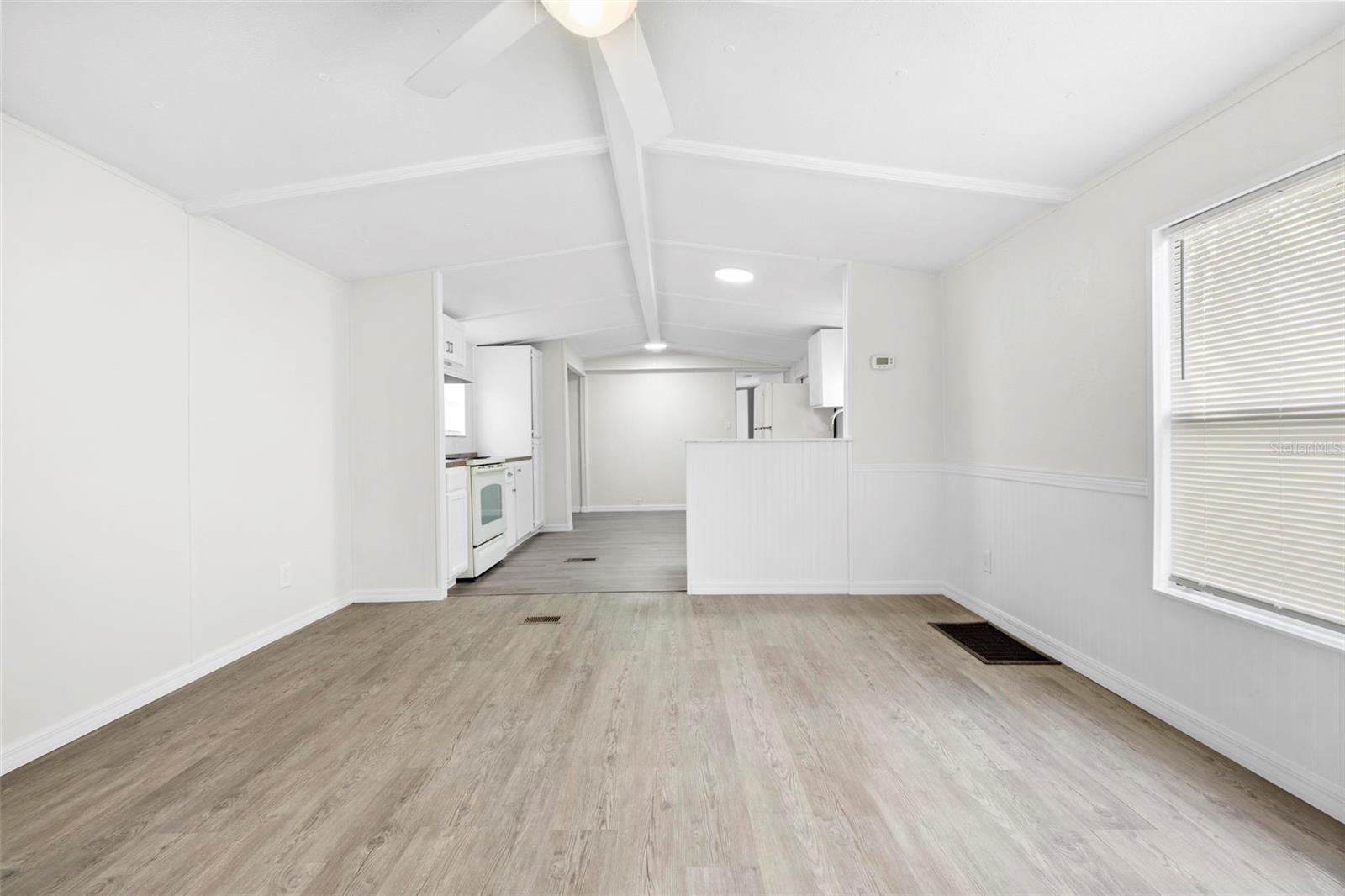 TB8490427 Property Photo 6