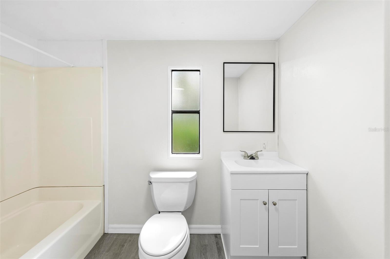 TB8490427 Property Photo 13
