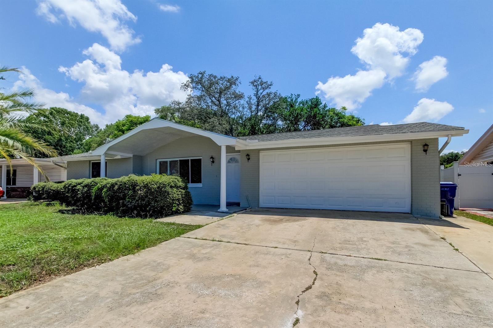 7144 Fairfax Dr Property Photo 2