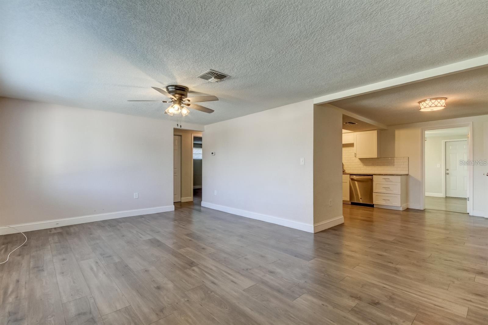 7144 Fairfax Dr Property Photo 3
