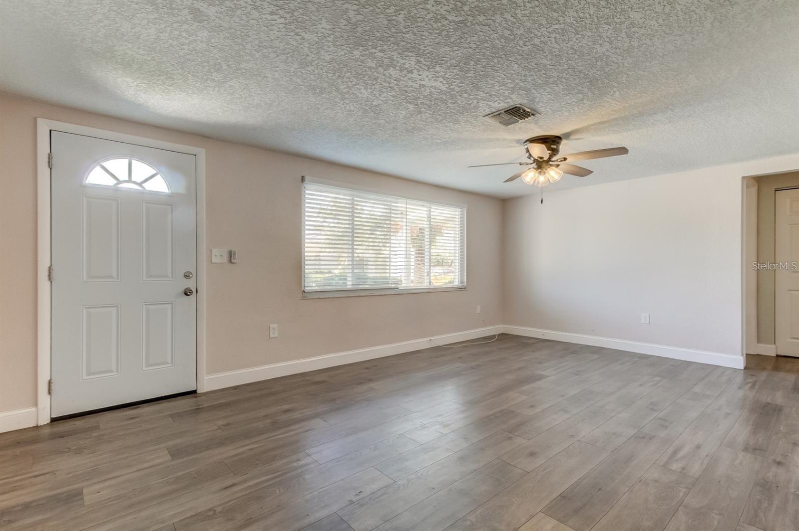 7144 Fairfax Dr Property Photo 4