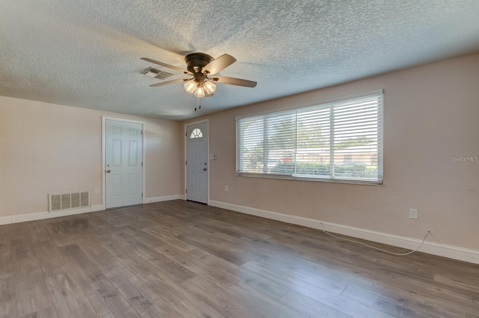 7144 Fairfax Dr Property Photo 5