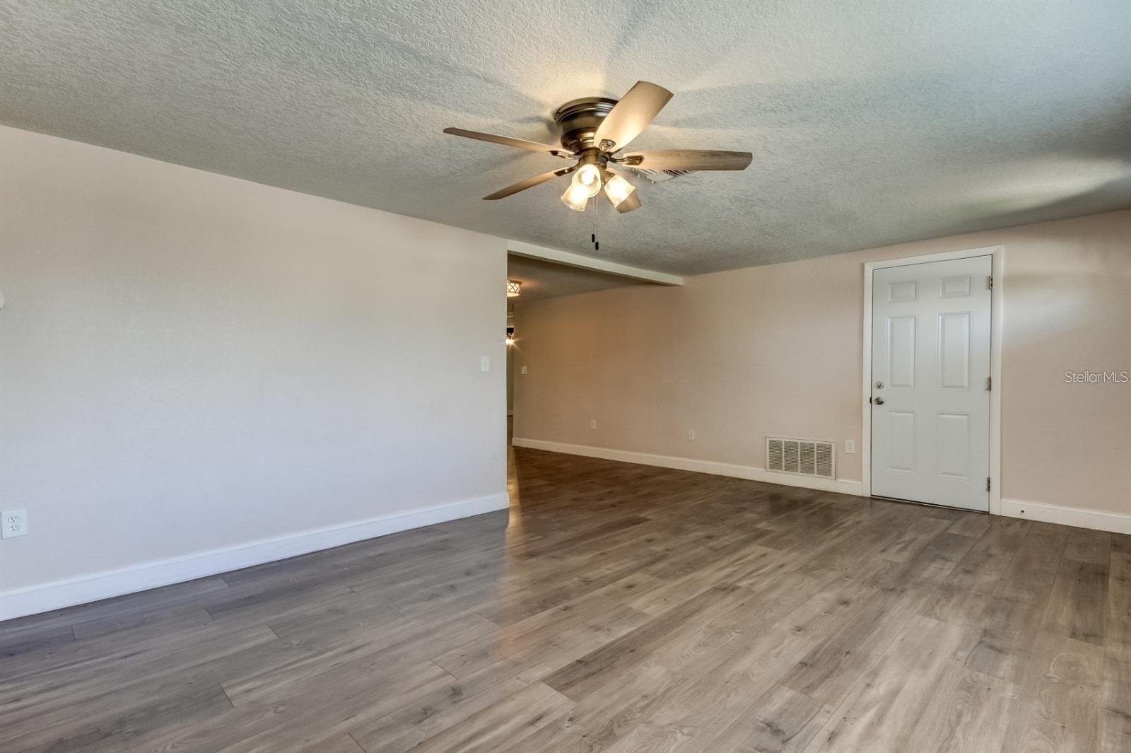 7144 Fairfax Dr Property Photo 6