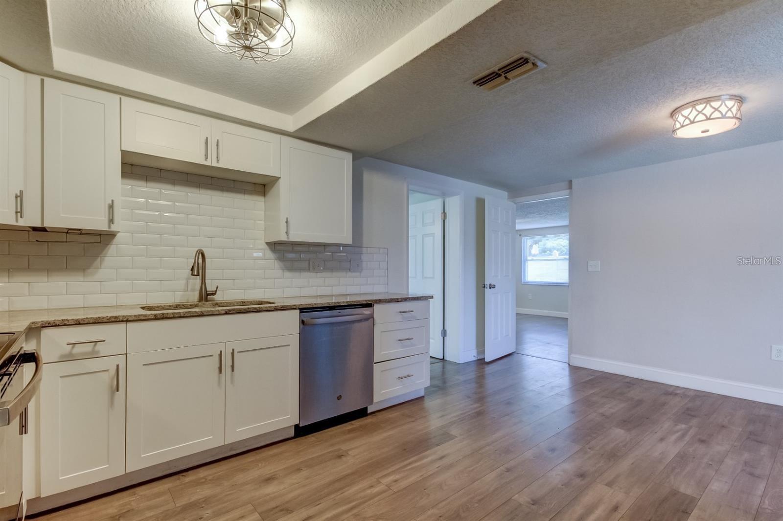 7144 Fairfax Dr Property Photo 19