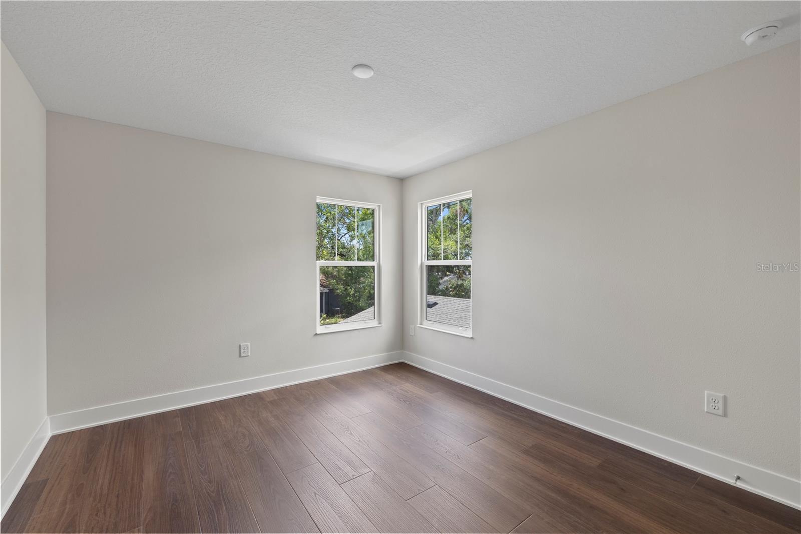 1522 W Arch St Property Photo 25