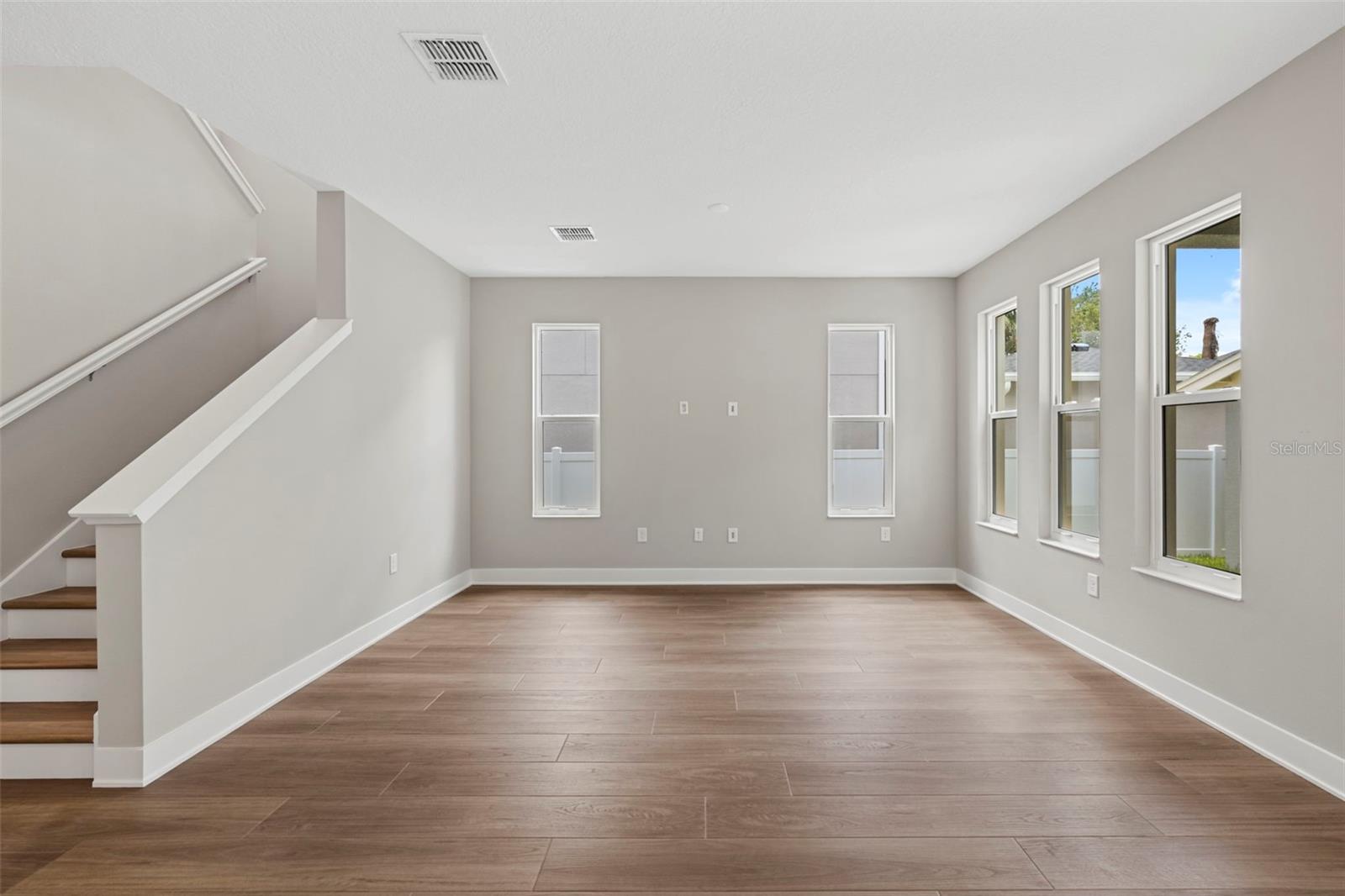 1526 W Arch St Property Photo 32