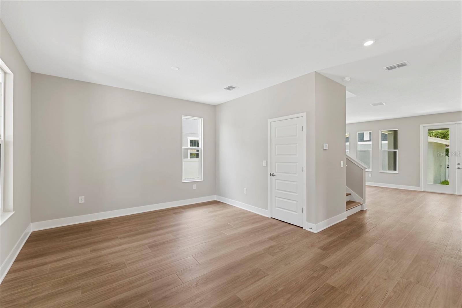 1526 W Arch St Property Photo 33