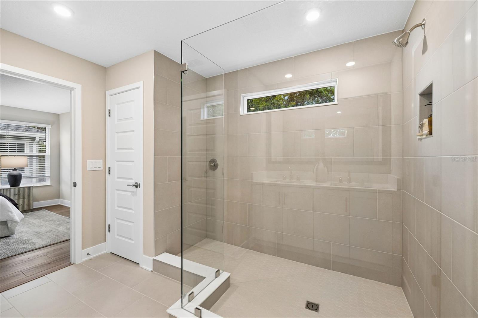 1526 W Arch St Property Photo 46