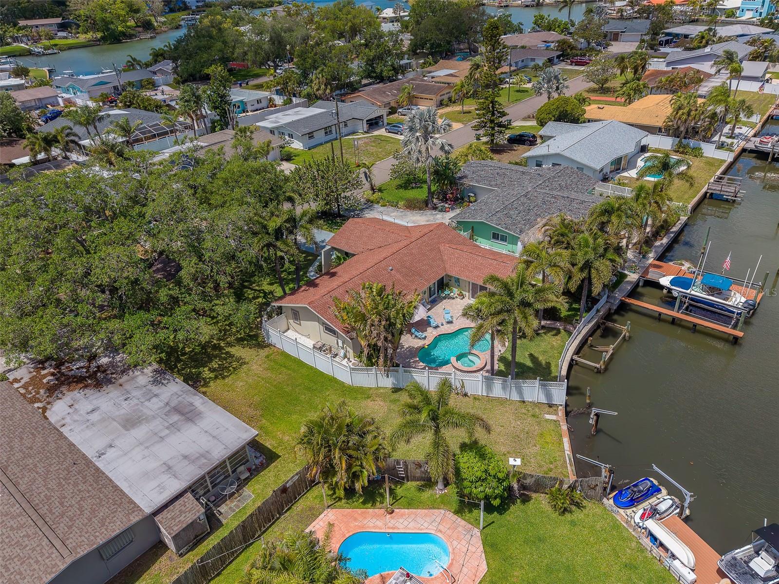 2017 COVE DR Property Photo 1