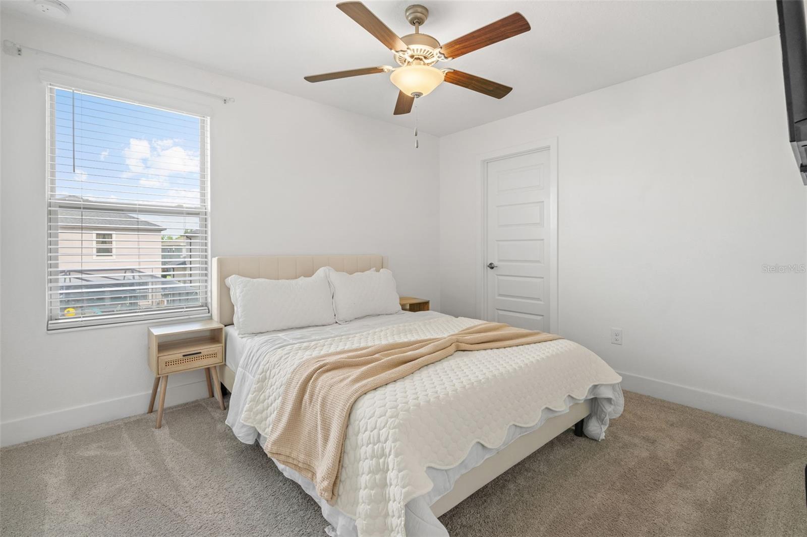 4345 Cadence Loop Property Photo 24