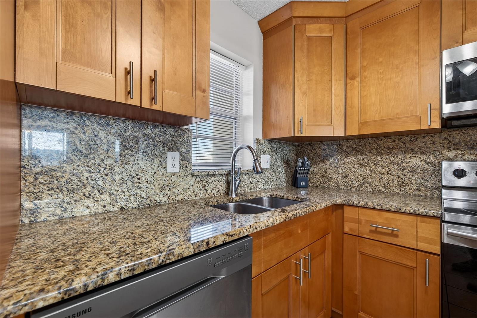 7625 Sun Island Dr S #207 Property Photo 7