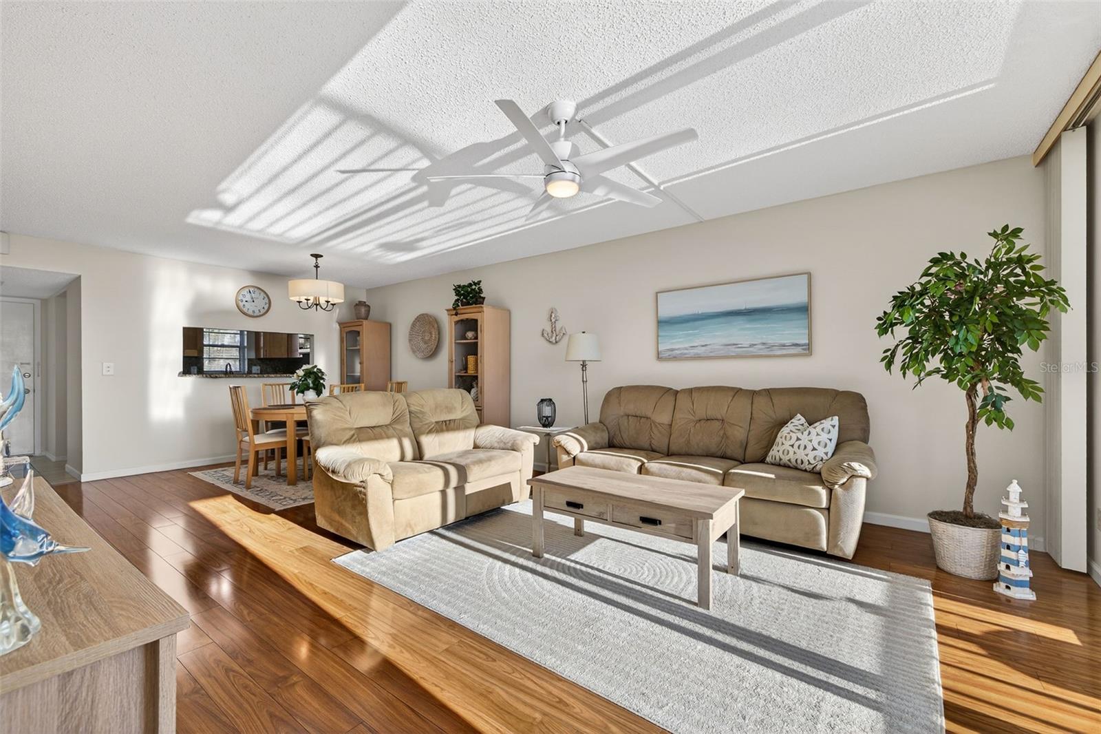 7625 Sun Island Dr S #207 Property Photo 14