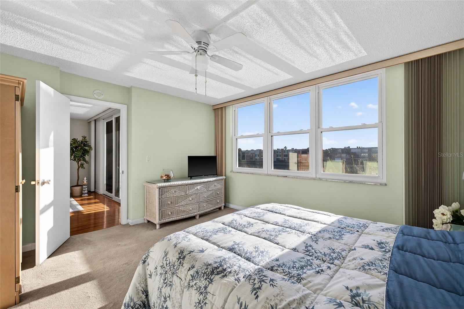7625 Sun Island Dr S #207 Property Photo 16