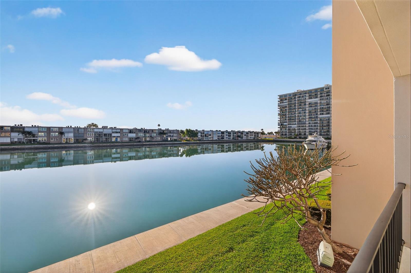 7625 Sun Island Dr S #207 Property Photo 27