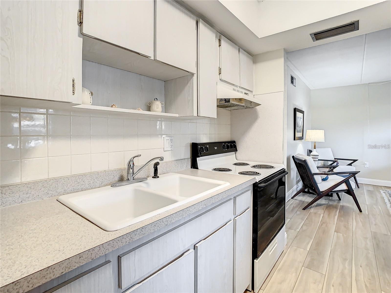 841 Patricia Ave #103 Property Photo 14