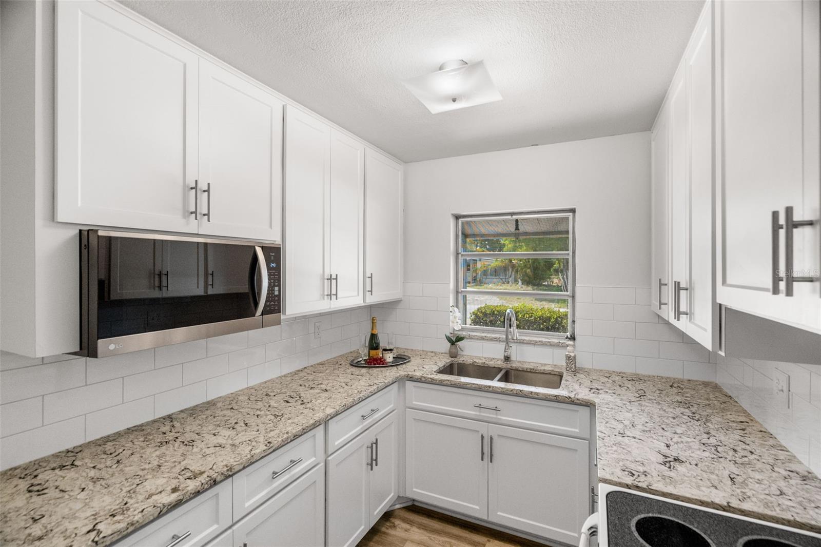 2027 E Valencia Way E Property Photo 7