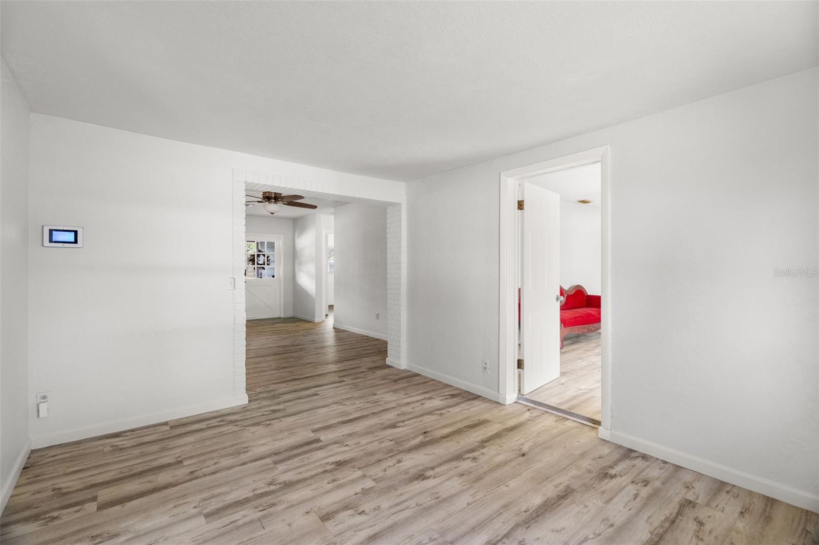 2027 E Valencia Way E Property Photo 10