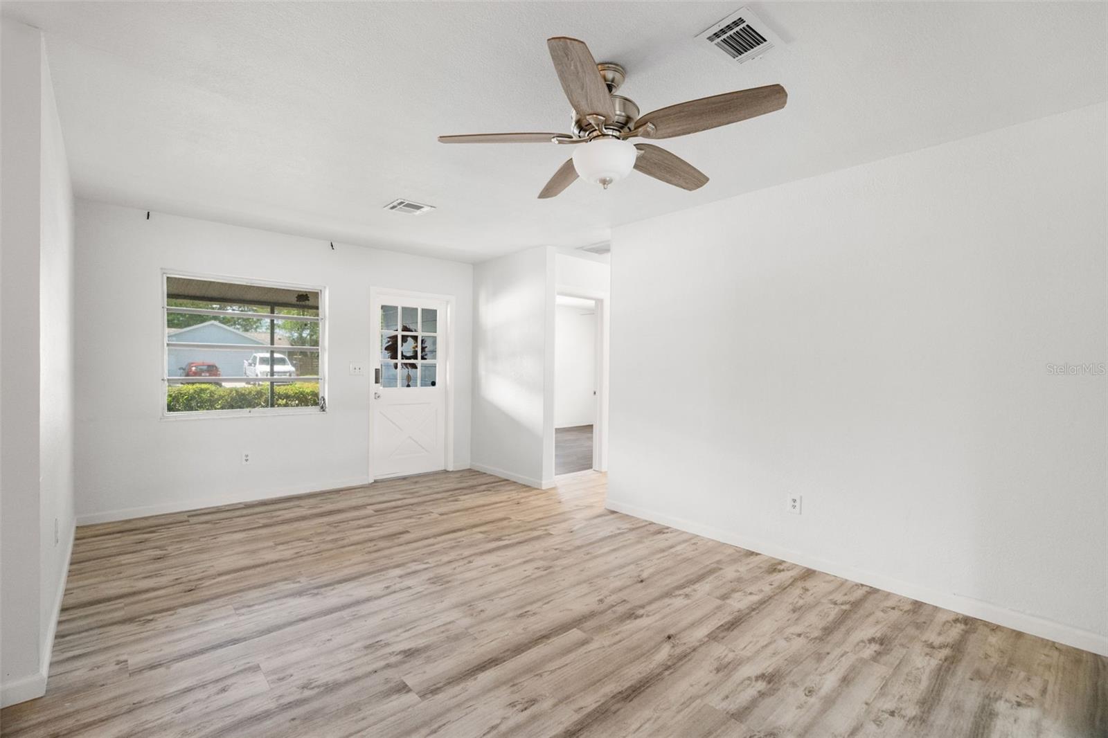 2027 E Valencia Way E Property Photo 16
