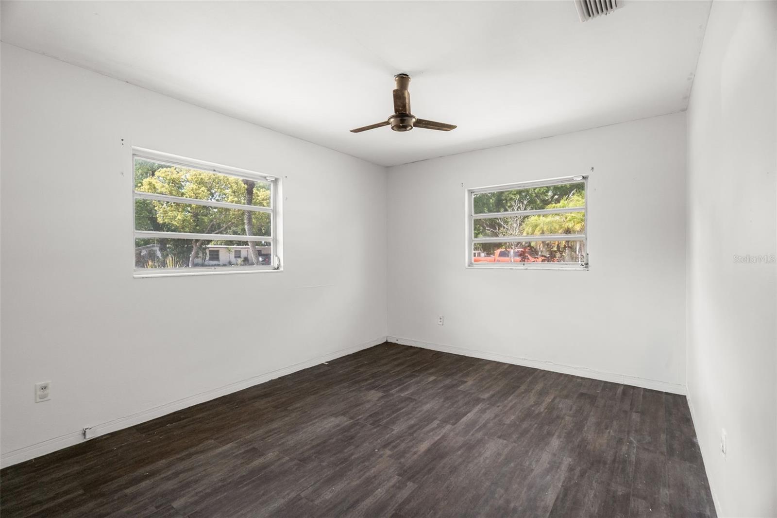 2027 E Valencia Way E Property Photo 19