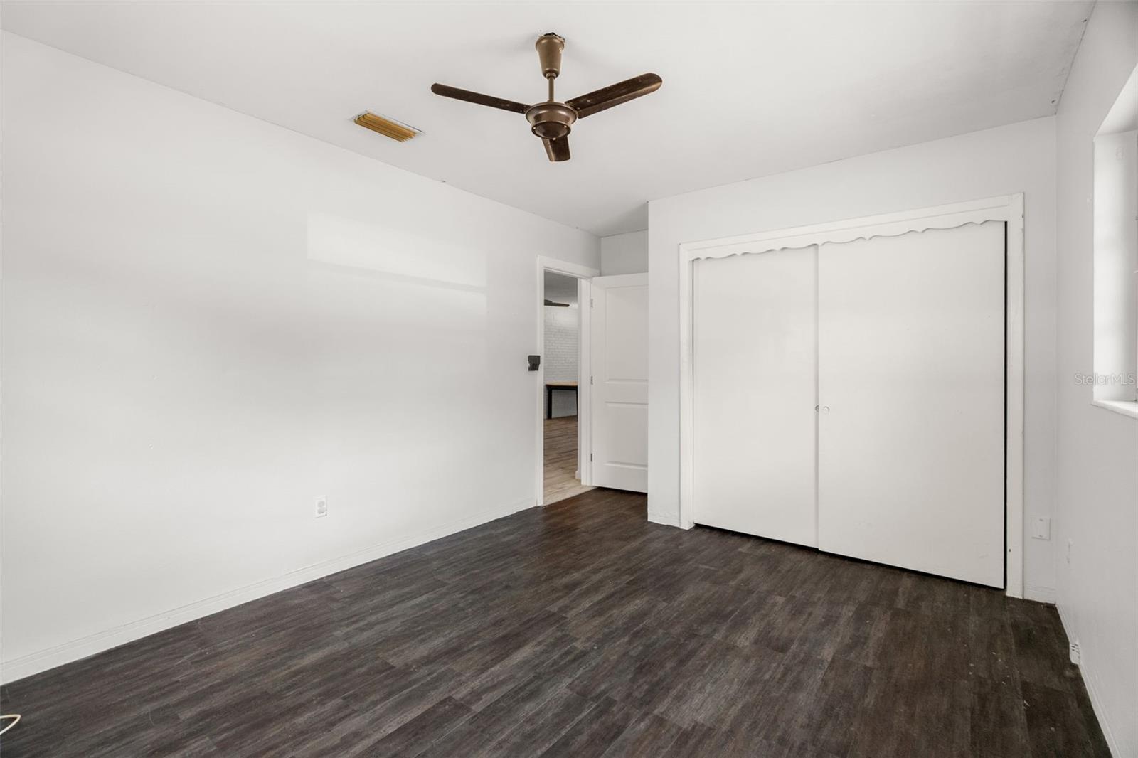2027 E Valencia Way E Property Photo 20