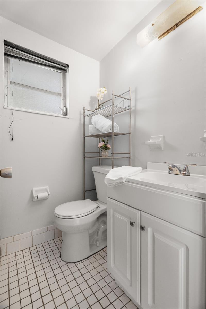 2027 E Valencia Way E Property Photo 27