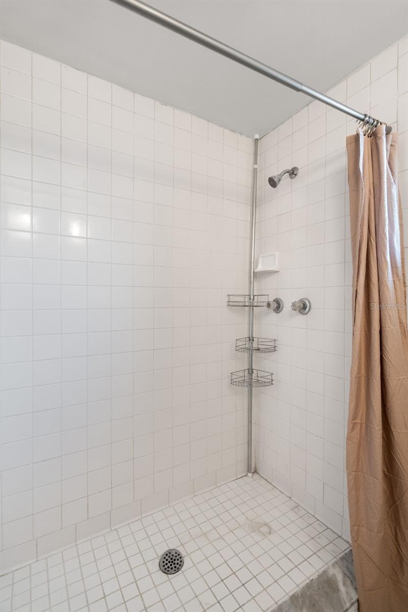 2027 E Valencia Way E Property Photo 28