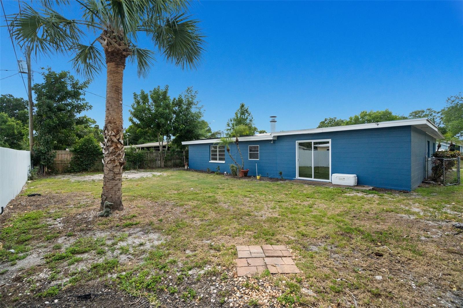 2027 E Valencia Way E Property Photo 30