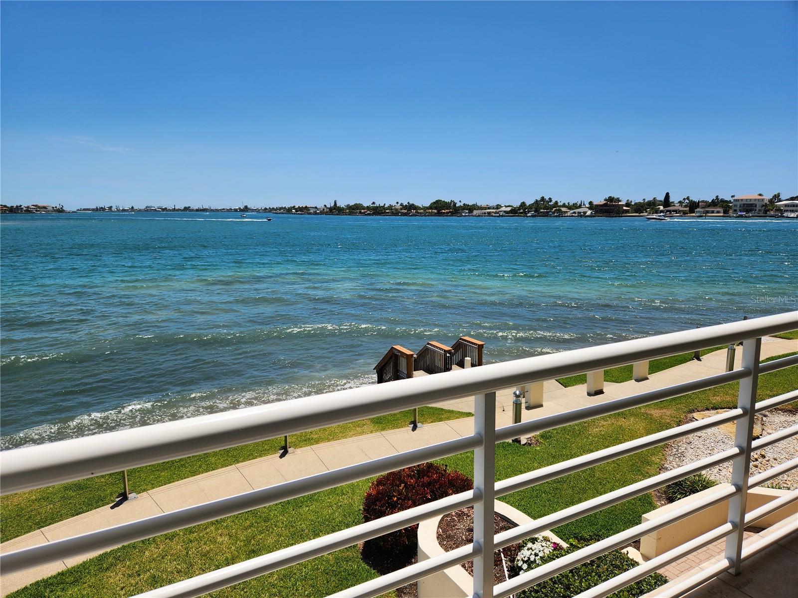 6105 Bahia Del Mar Cir #283 Property Photo 2