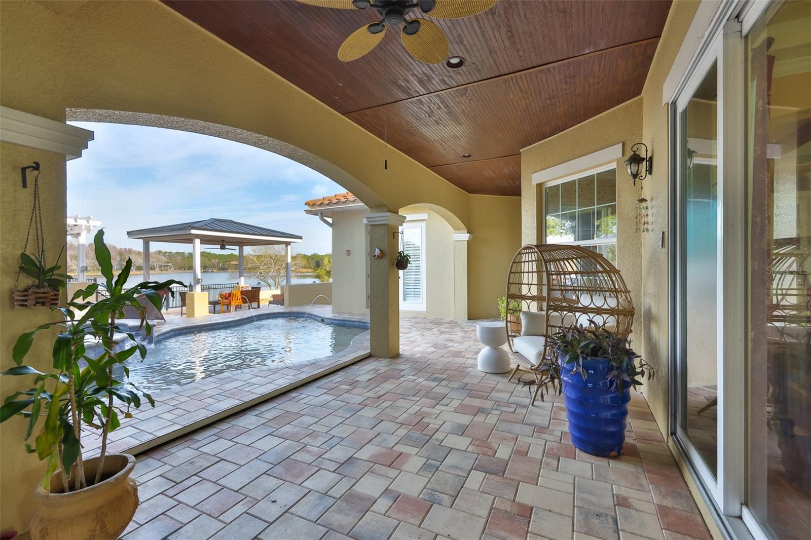 10517 Tarpon Springs Rd Property Photo 4